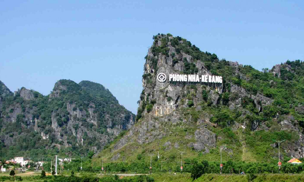 Zipline to Dark Cave in Phong Nha Ke Bang 